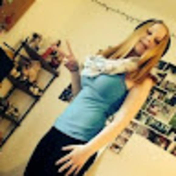 Meet your Posher, Nicolette - Picture 1 of 1